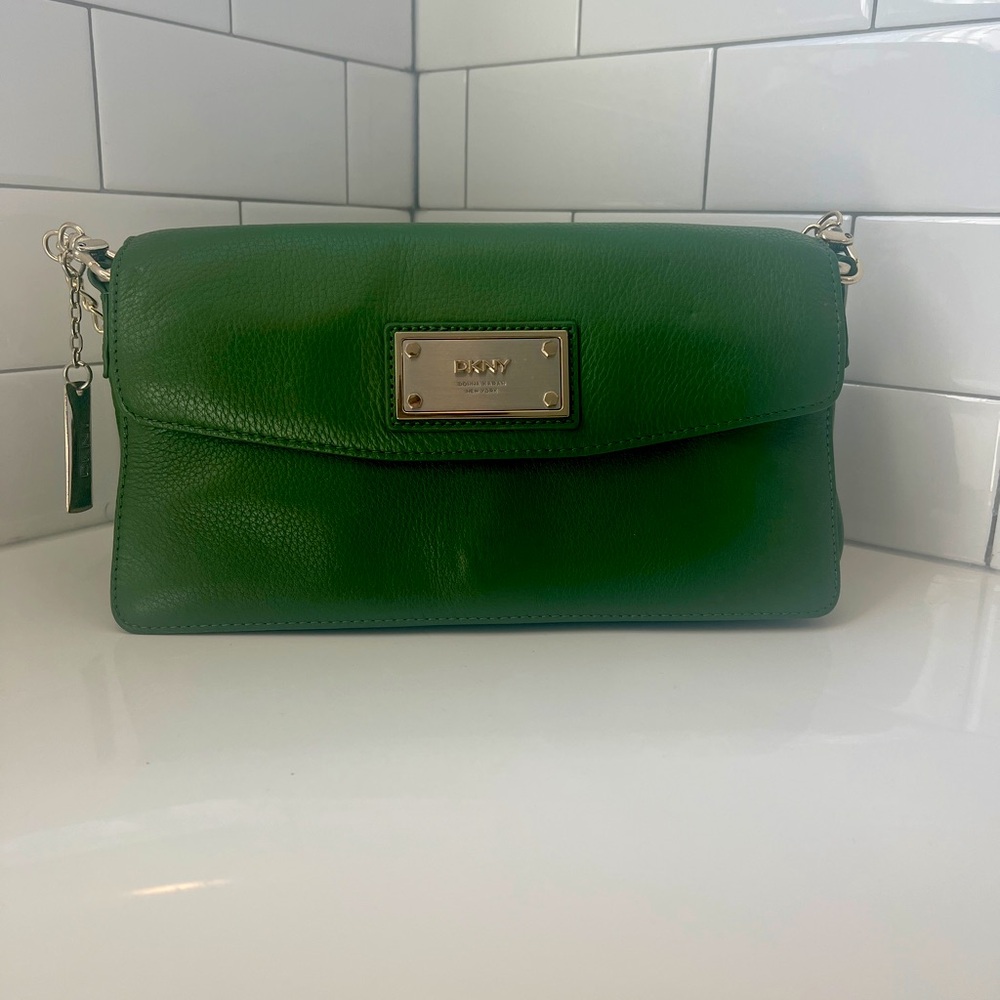 DKNY Pebbled Leather Women's Purse Bag Flap in Kelly Green with Gold Chain